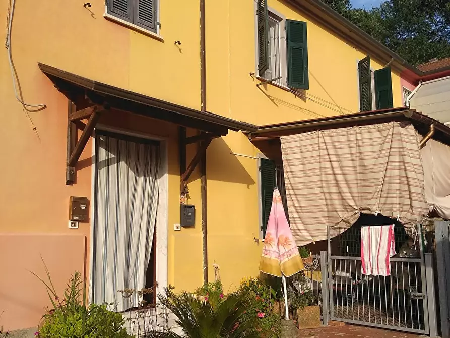 casa indipendente in vendita a Castelnuovo Magra
