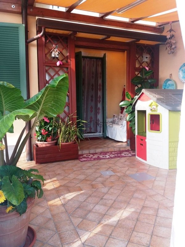 casa indipendente in vendita a Castelnuovo Magra in zona Molicciara