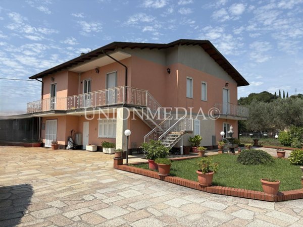 casa indipendente in vendita a Castelnuovo Magra in zona Molicciara