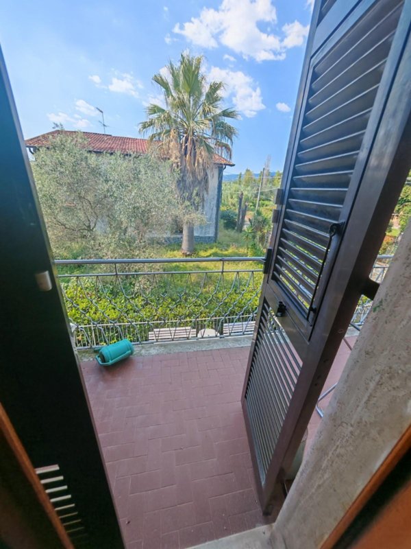 casa semindipendente in vendita a Castelnuovo Magra in zona Molicciara