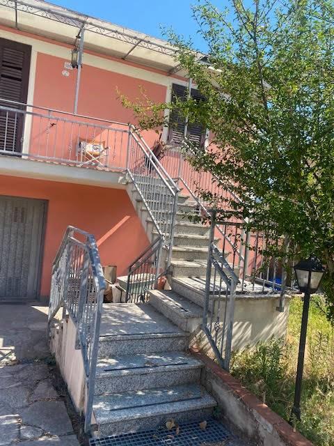casa indipendente in vendita a Castelnuovo Magra in zona Molicciara