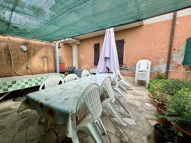 casa indipendente in vendita a Castelnuovo Magra in zona Molicciara