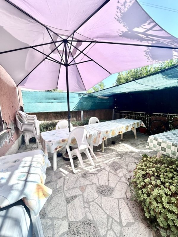 casa indipendente in vendita a Castelnuovo Magra in zona Molicciara