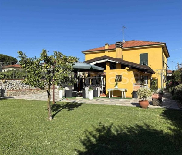 casa indipendente in vendita a Castelnuovo Magra in zona Molicciara