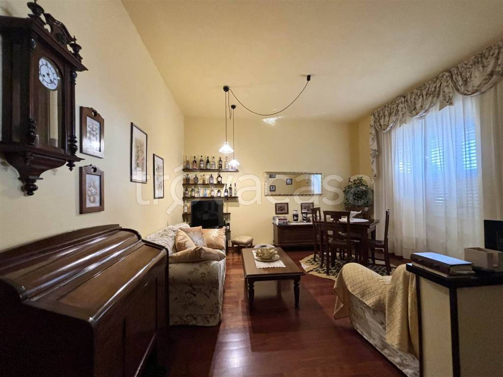 casa semindipendente in vendita a Castelnuovo Magra
