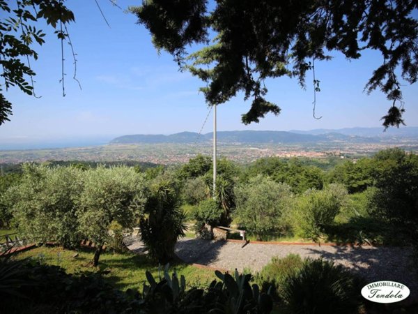 casa indipendente in vendita a Castelnuovo Magra in zona Molicciara