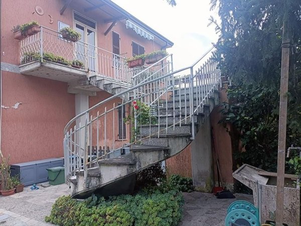 casa indipendente in vendita a Castelnuovo Magra in zona Molicciara