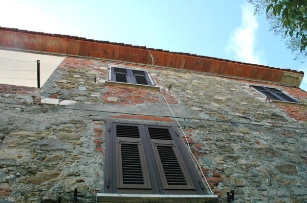 casa indipendente in vendita a Castelnuovo Magra