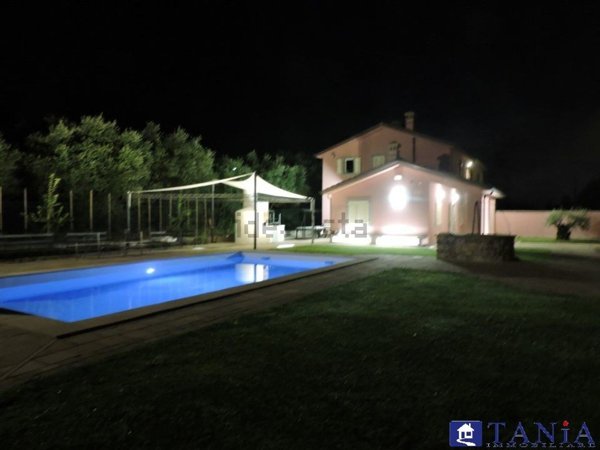 casa indipendente in vendita a Castelnuovo Magra in zona Molicciara