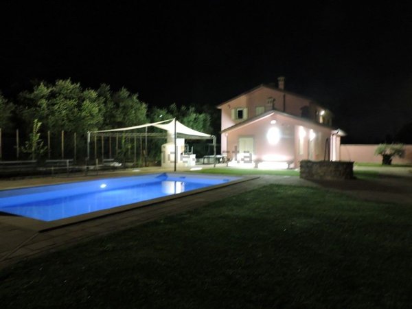 casa indipendente in vendita a Castelnuovo Magra