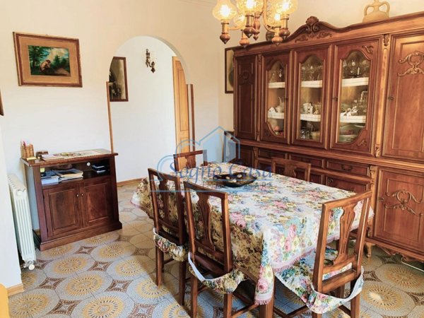 casa indipendente in vendita a Castelnuovo Magra in zona Molicciara