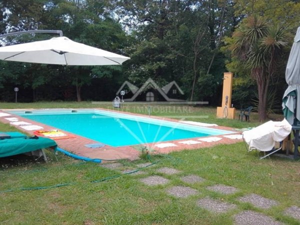 casa indipendente in vendita a Castelnuovo Magra in zona Colombiera