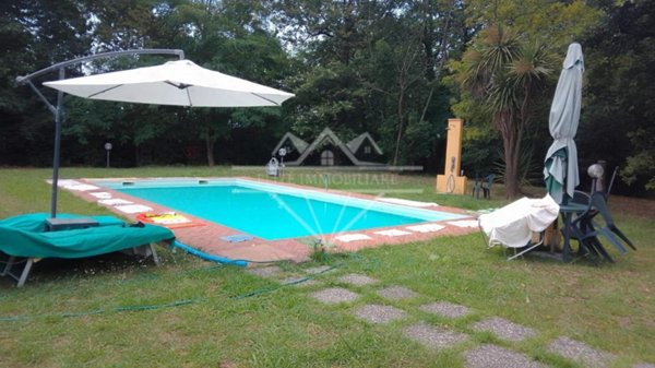 casa indipendente in vendita a Castelnuovo Magra in zona Colombiera