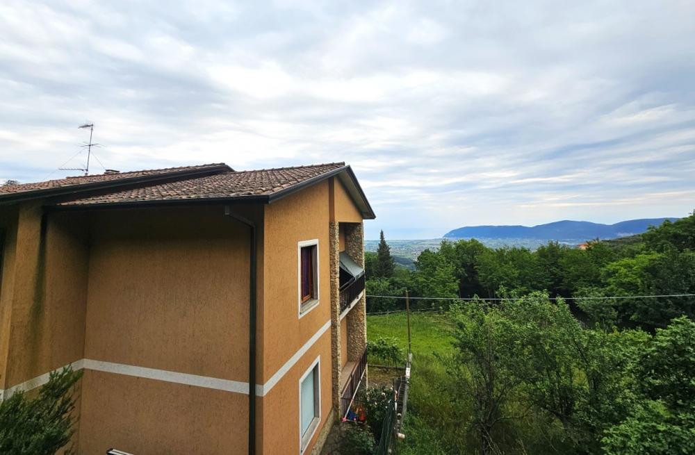 casa indipendente in vendita a Castelnuovo Magra in zona Vallecchia