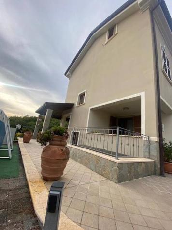 casa indipendente in vendita a Castelnuovo Magra