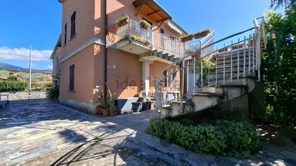 casa indipendente in vendita a Castelnuovo Magra in zona Molicciara