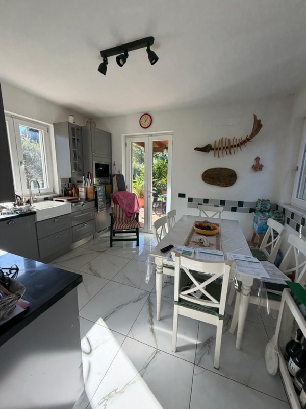 casa indipendente in vendita a Castelnuovo Magra