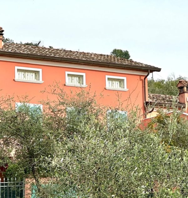 casa indipendente in vendita a Castelnuovo Magra