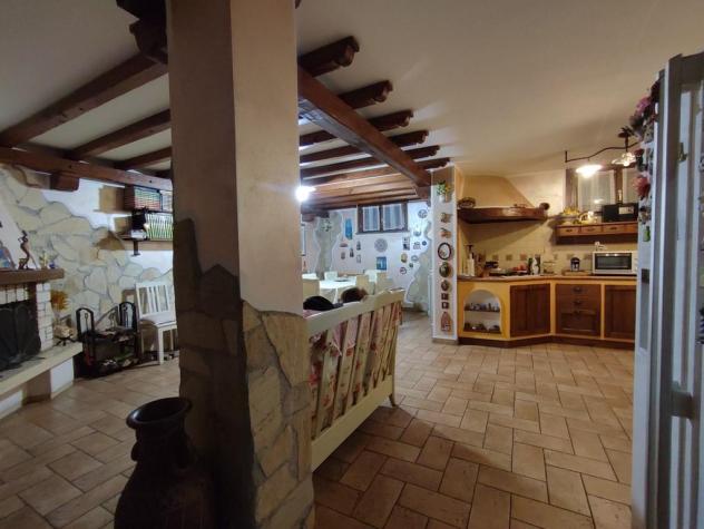 casa indipendente in vendita a Castelnuovo Magra in zona Palvotrisia