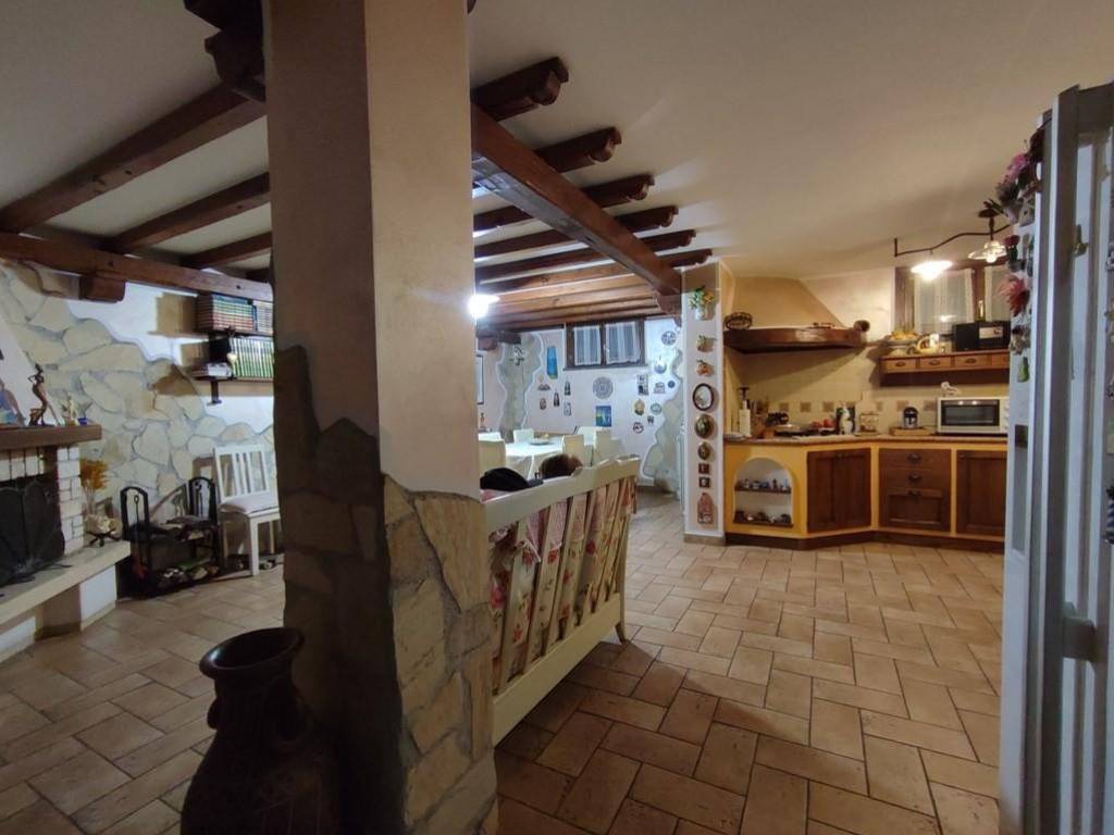 casa semindipendente in vendita a Castelnuovo Magra