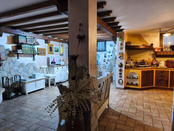 casa semindipendente in vendita a Castelnuovo Magra