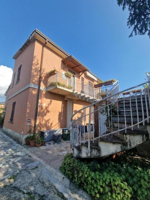 casa indipendente in vendita a Castelnuovo Magra in zona Molicciara