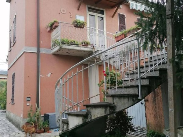 casa semindipendente in vendita a Castelnuovo Magra in zona Molicciara