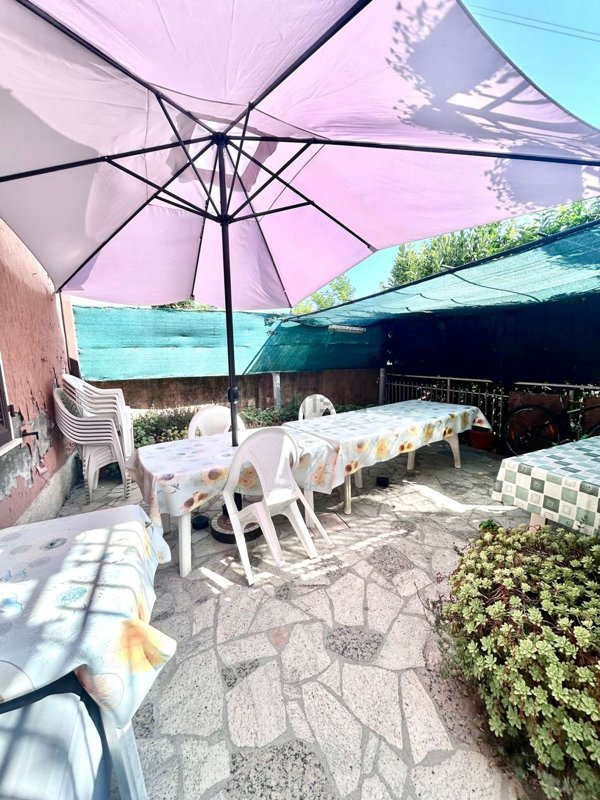 casa indipendente in vendita a Castelnuovo Magra in zona Molicciara