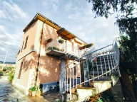 casa indipendente in vendita a Castelnuovo Magra in zona Molicciara