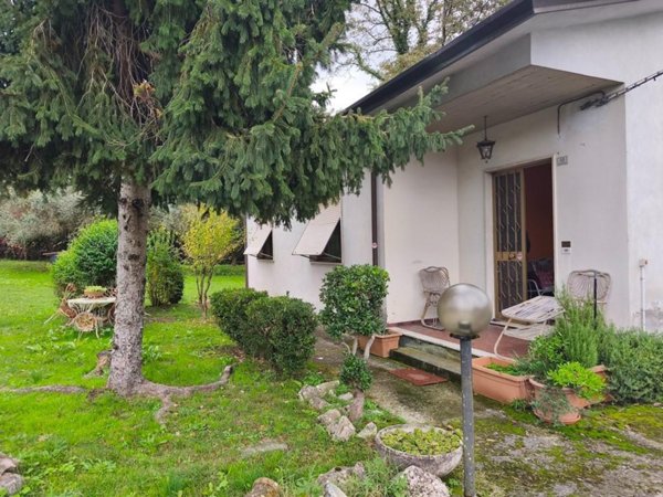 casa indipendente in vendita a Castelnuovo Magra