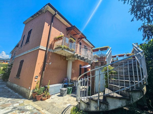 casa indipendente in vendita a Castelnuovo Magra in zona Molicciara