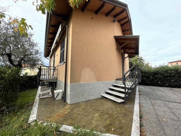 casa indipendente in vendita a Castelnuovo Magra in zona Molicciara