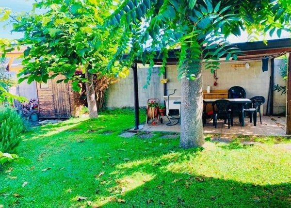 casa indipendente in vendita a Castelnuovo Magra in zona Molicciara