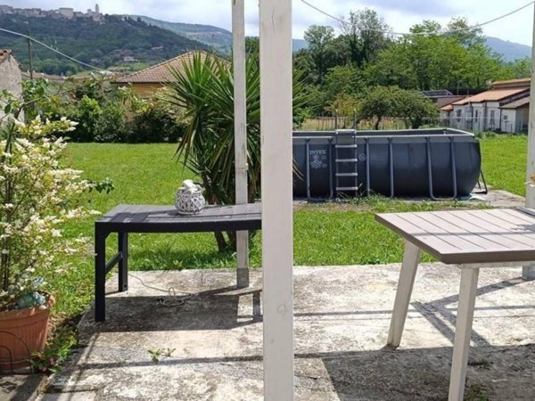 casa indipendente in vendita a Castelnuovo Magra in zona Colombiera