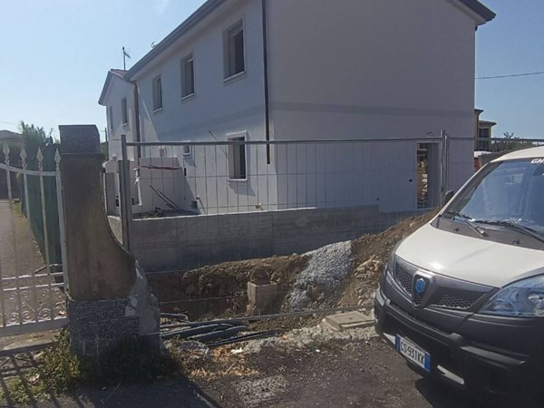 casa indipendente in vendita a Castelnuovo Magra in zona Molicciara