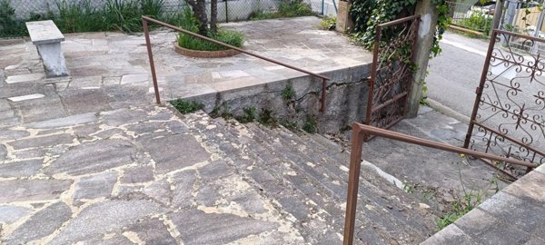 casa indipendente in vendita a Castelnuovo Magra