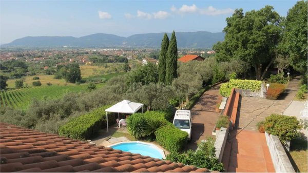 casa indipendente in vendita a Castelnuovo Magra