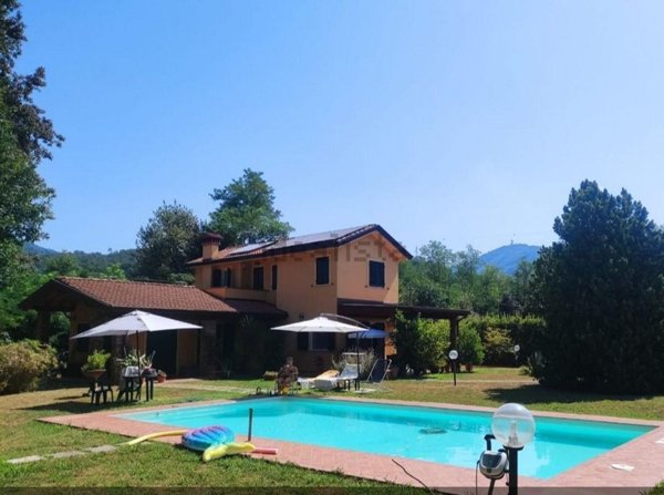 casa indipendente in vendita a Castelnuovo Magra