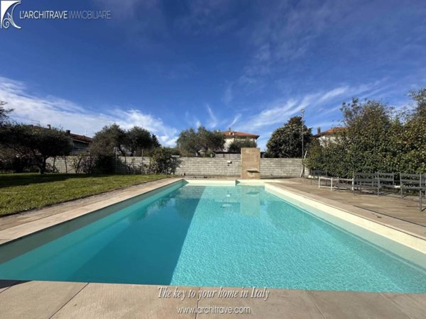 casa indipendente in vendita a Castelnuovo Magra