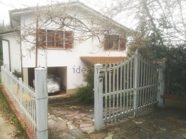 casa indipendente in vendita a Castelnuovo Magra in zona Molicciara