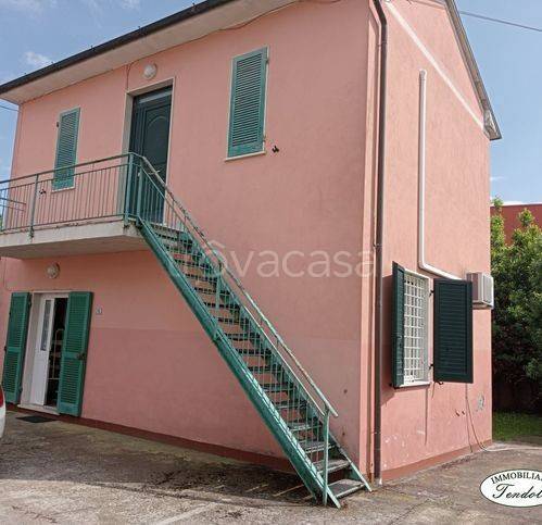casa indipendente in vendita a Castelnuovo Magra in zona Molicciara