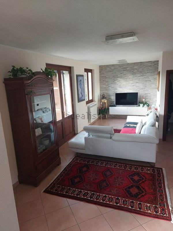 casa indipendente in vendita a Castelnuovo Magra