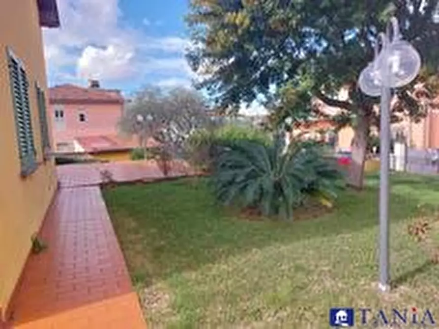 casa indipendente in vendita a Castelnuovo Magra