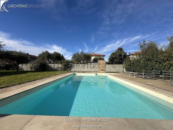 casa indipendente in vendita a Castelnuovo Magra