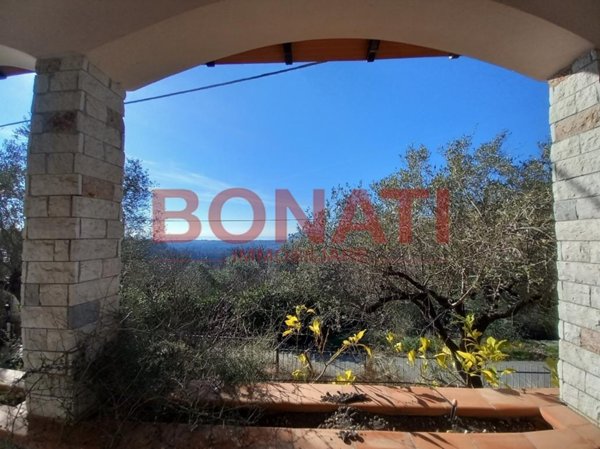 casa indipendente in vendita a Castelnuovo Magra