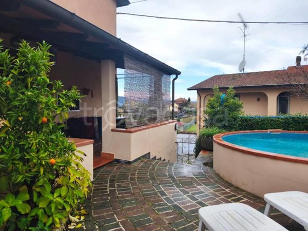 casa indipendente in vendita a Castelnuovo Magra