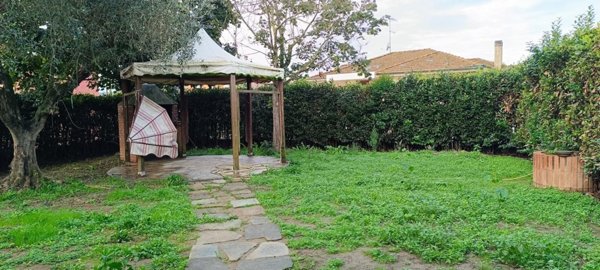 casa indipendente in vendita a Castelnuovo Magra in zona Molicciara