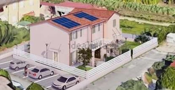 casa indipendente in vendita a Castelnuovo Magra