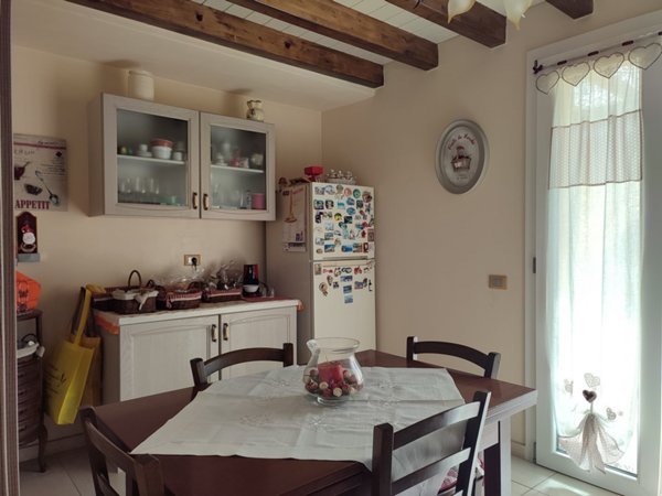 casa indipendente in vendita a Castelnuovo Magra