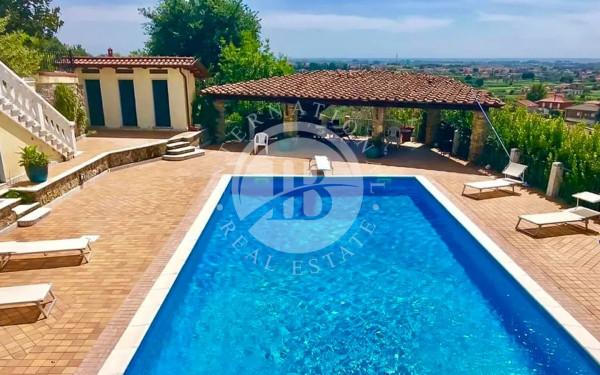 casa indipendente in vendita a Castelnuovo Magra